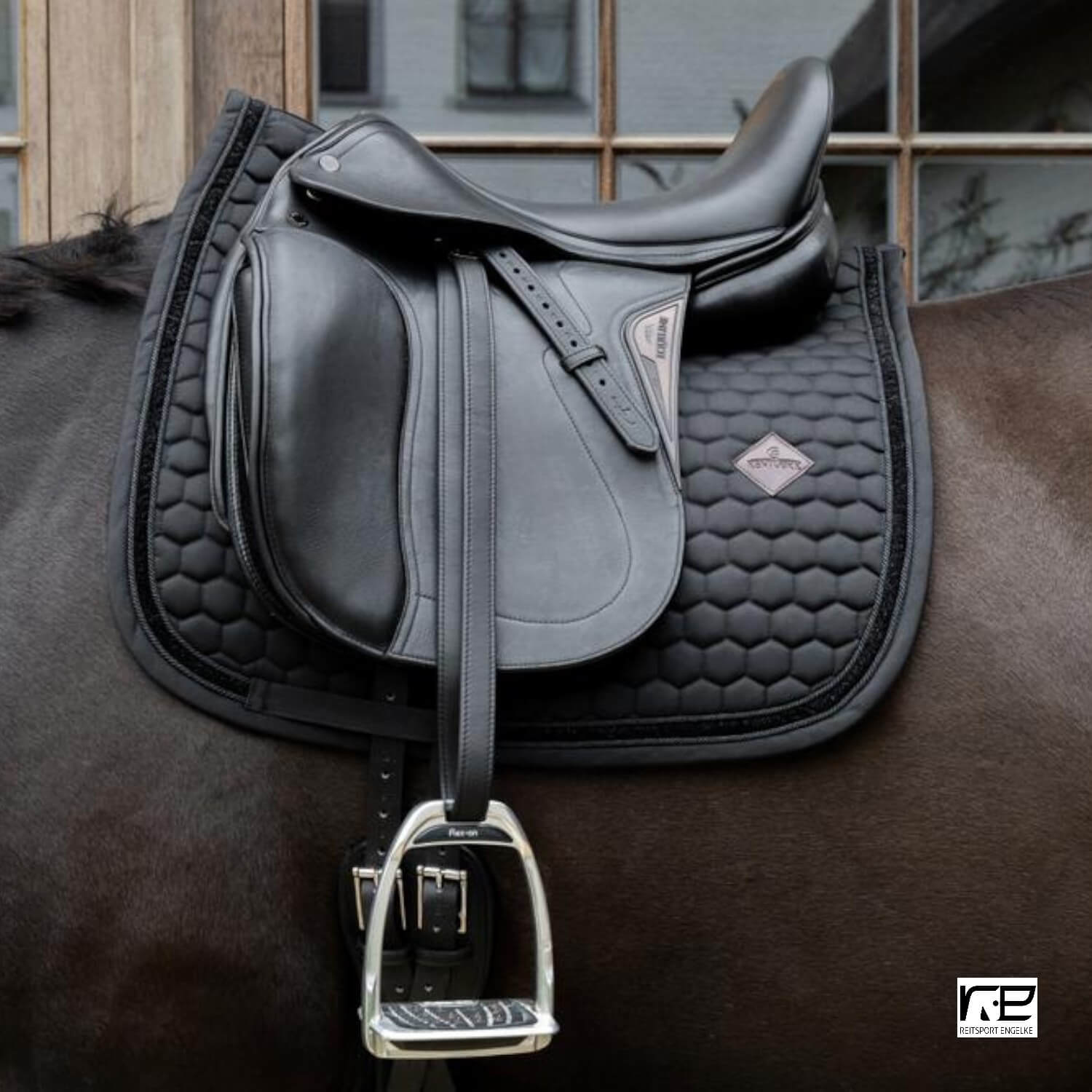 Kentucky Schabracke mit Glitzerband Dressur