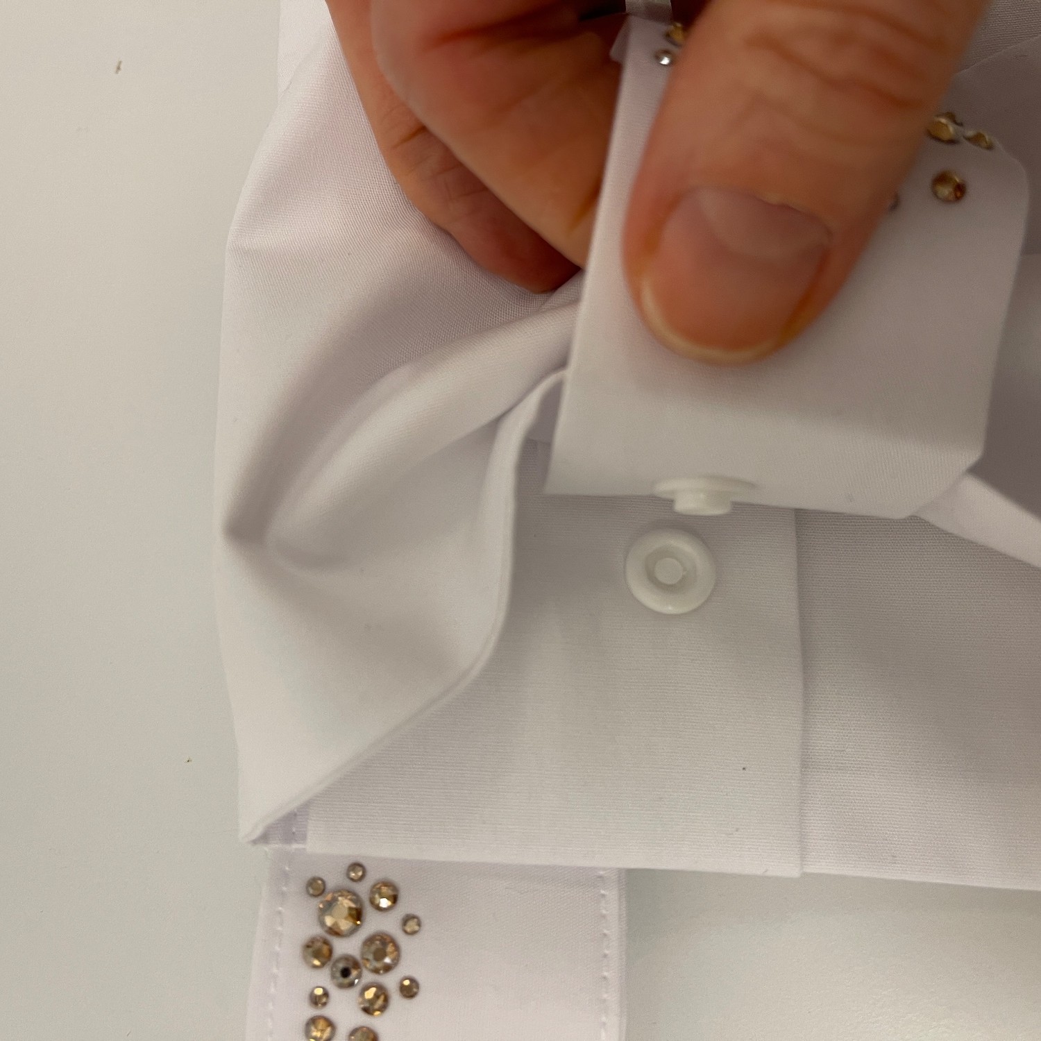 Plastron Spitze mit wechselbarem Riegel Plastron Spitze mit wechselbarem Riegel