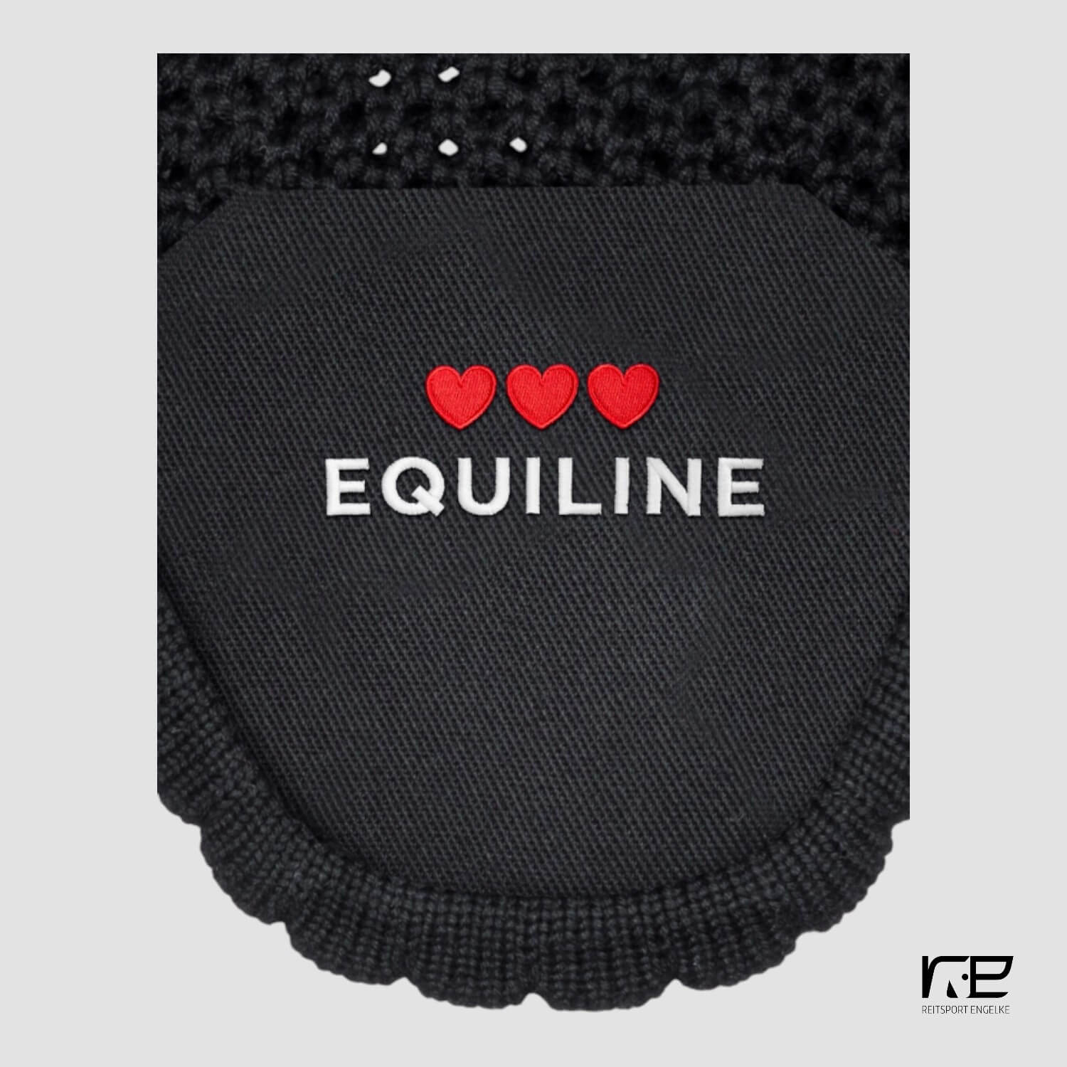 Equiline Fliegenmütze mit Herzen Logo