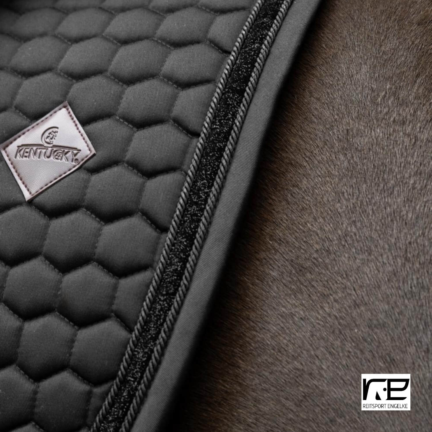 Kentucky Schabracke mit Glitzerband Dressur