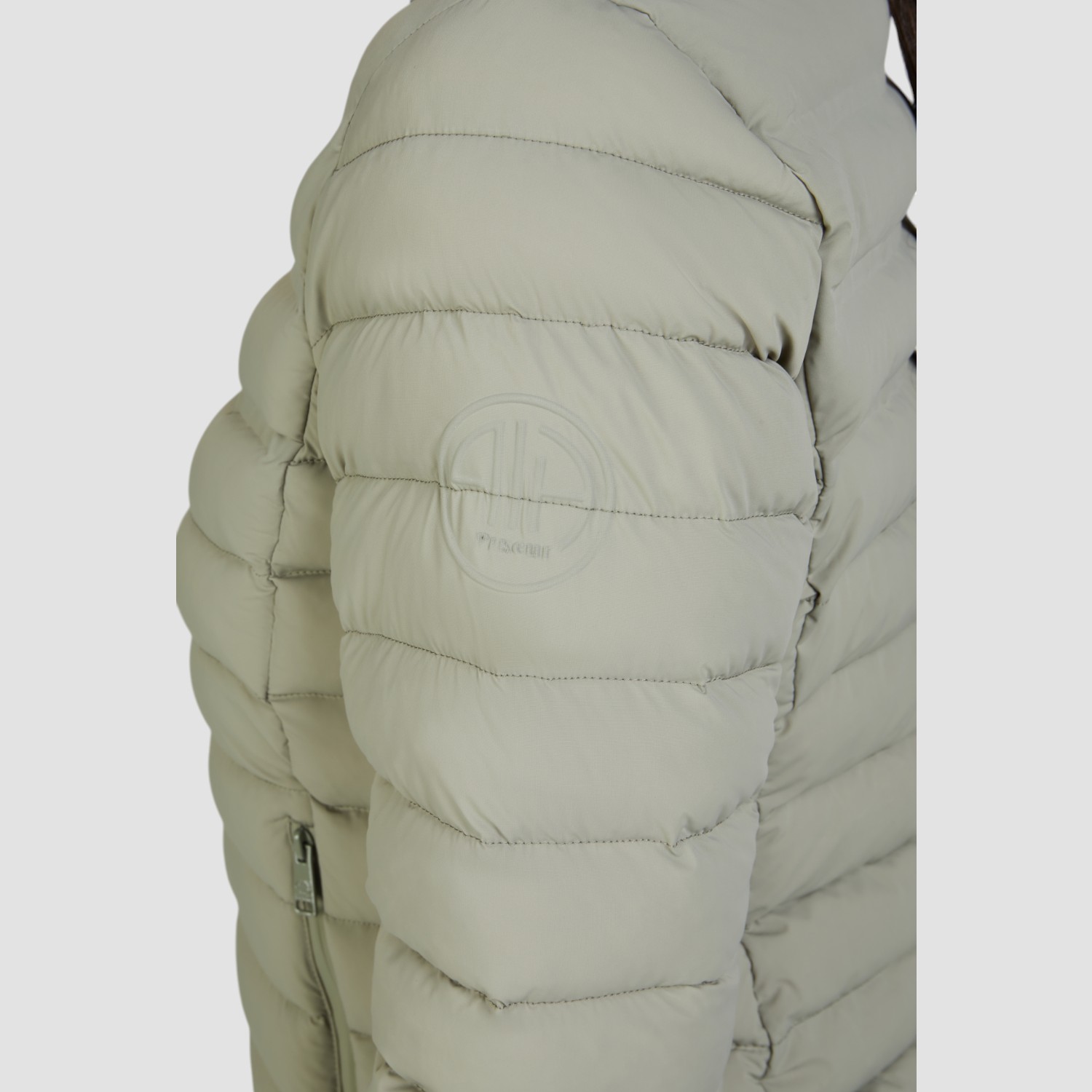 pik_701601_193_170_model-add3-Photoroom.jpg Pikeur Quilted Jacket 7016 Athleisure
