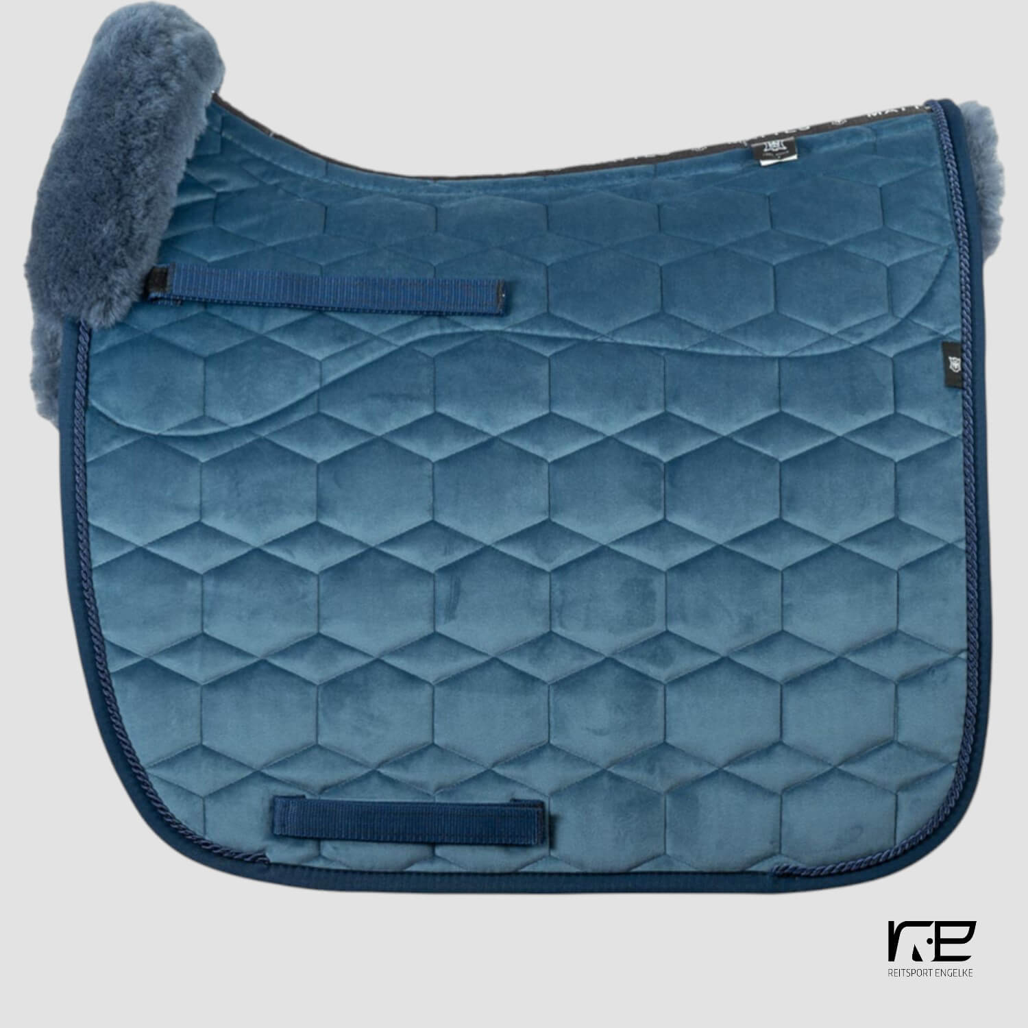 Mattes Lammfellschabracke Dressur Rand vorne Samt cornet blue Kordel navy