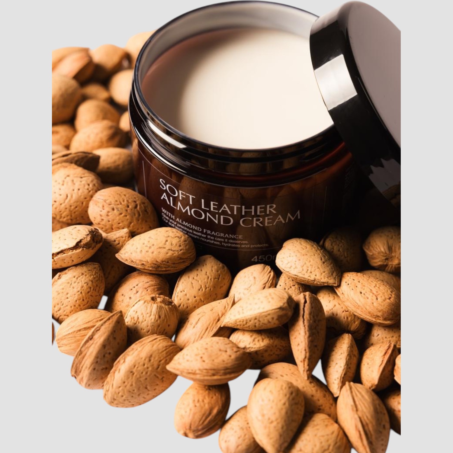 Kentucky Horsewear Ledercreme Almond 450ml