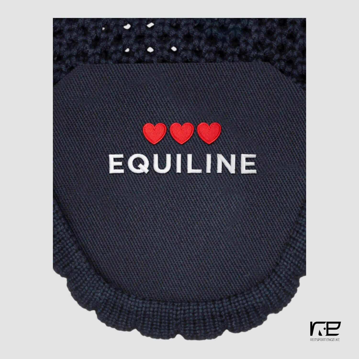 Equiline Fliegenmütze mit Herzen Logo