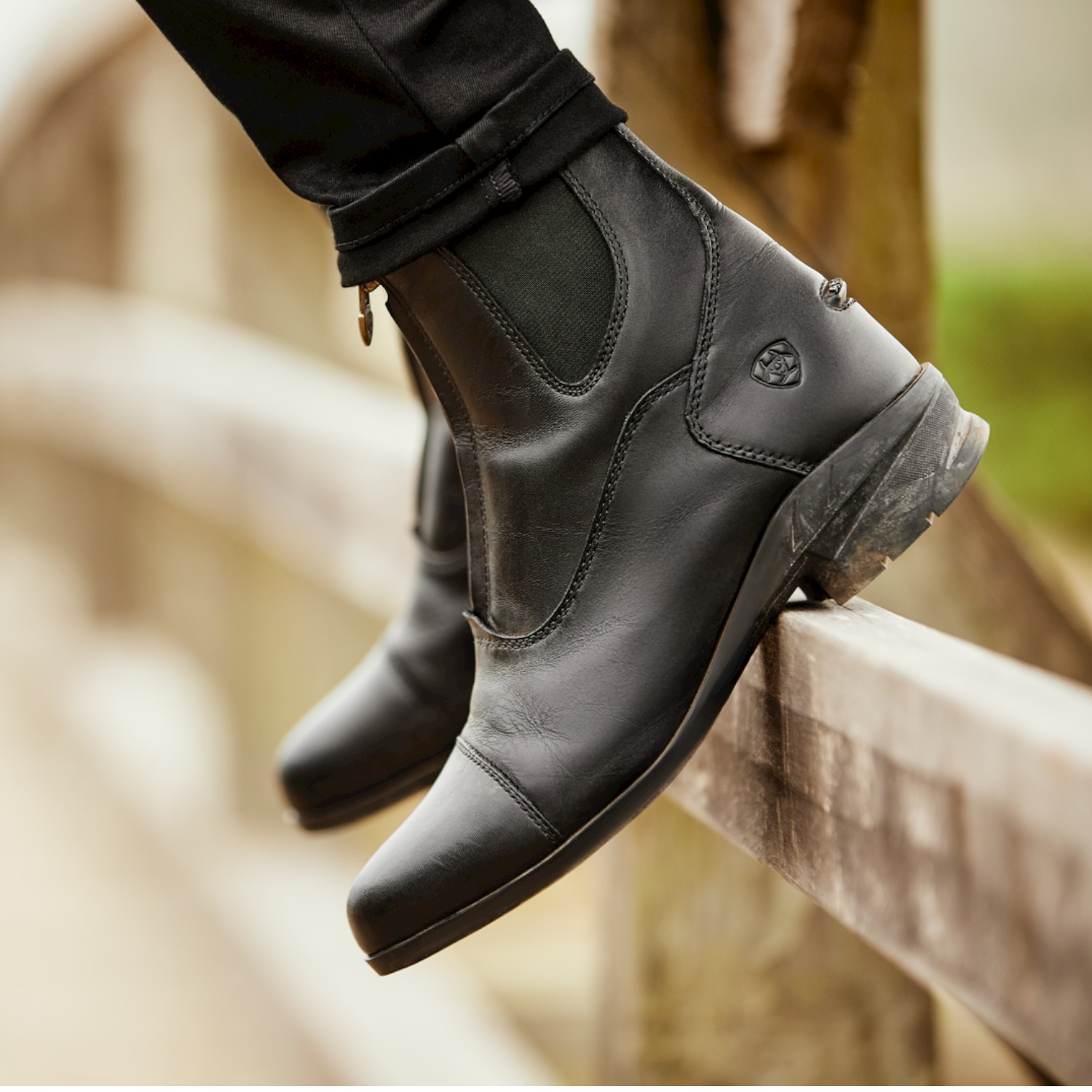 Ariat Stiefelette Heritage IV Zip H2O in Black