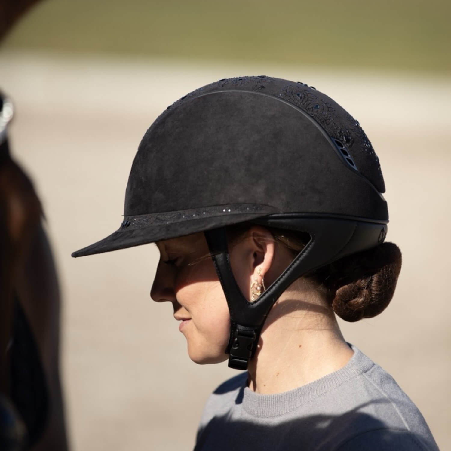 Samshield Reithelm MissShield Glossy Dressage V2 black matt black FB mit Flowersvarowski black