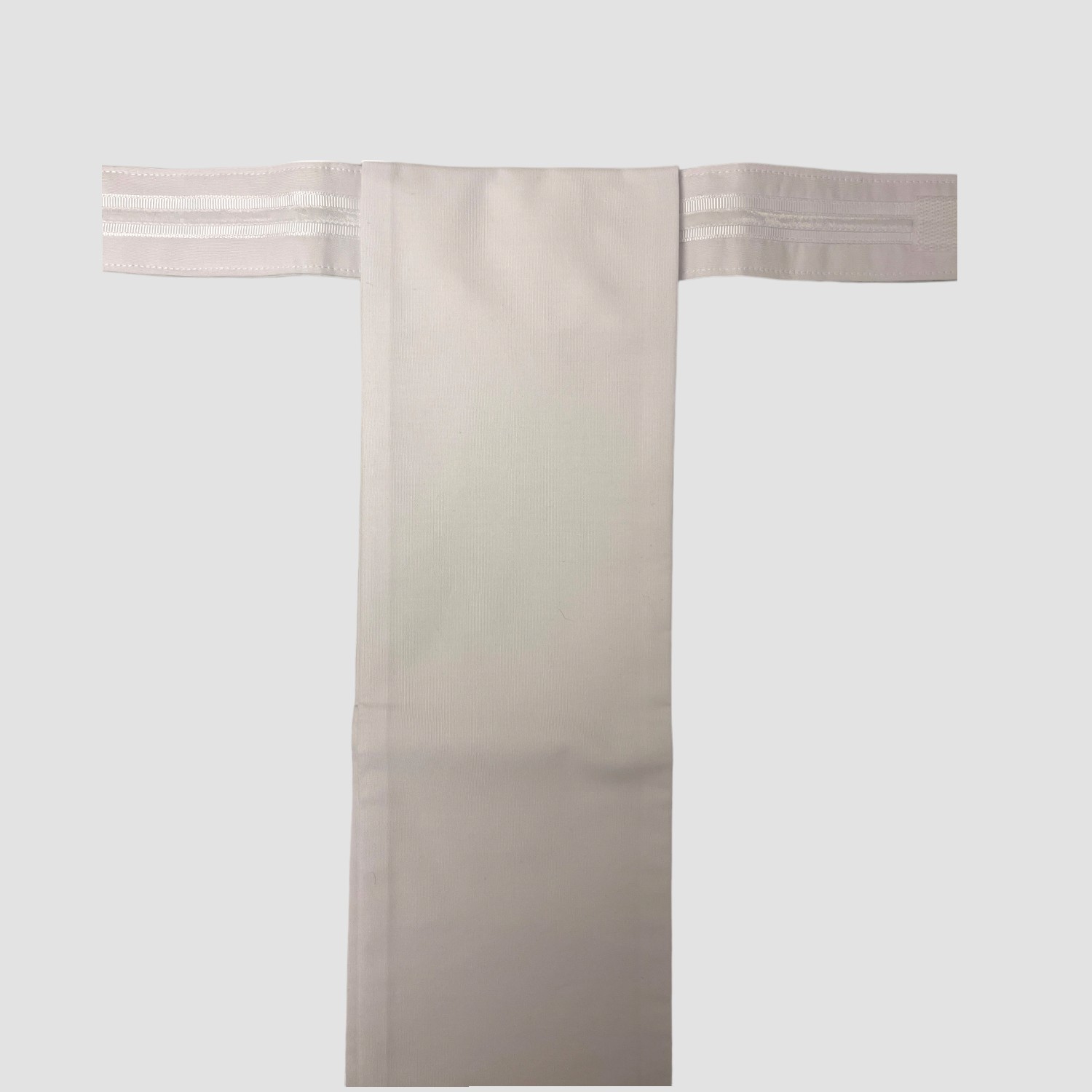 Plastron Classic mit wechselbarem Riegel Plastron Classic mit wechselbarem Riegel